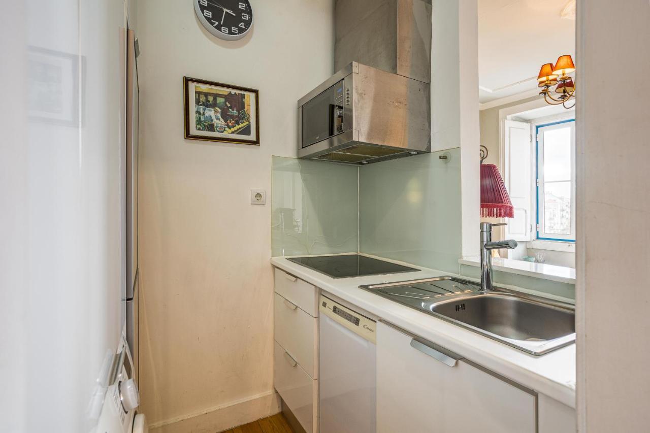 Bright Tailor Made Apartment By The Castle Lisbon Exterior photo